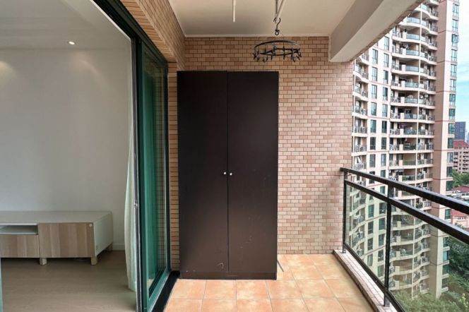 2BR Apartment near Shangcheng Rd Metro