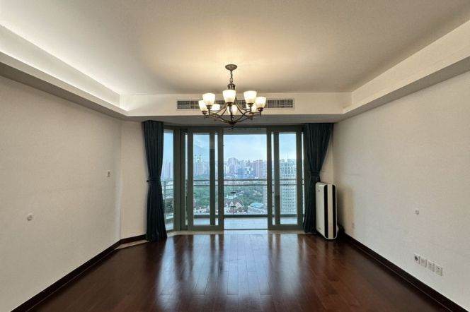 High-Floor Spacious 3BR Apartment at Central Residences