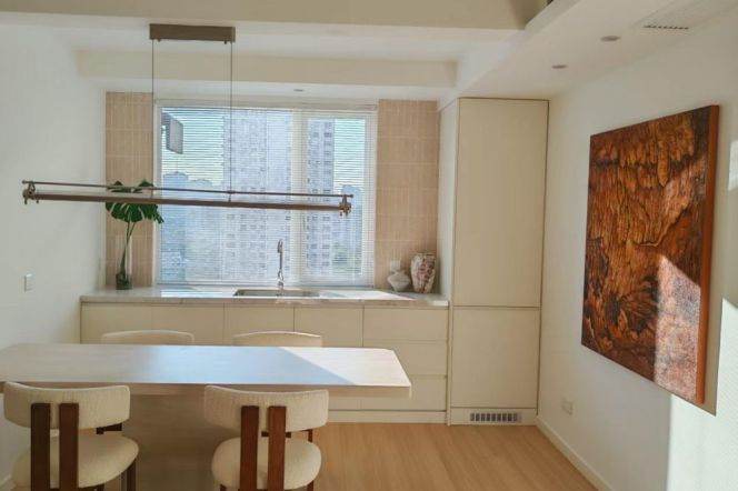 2BR Apartment in Jing'an (L13)