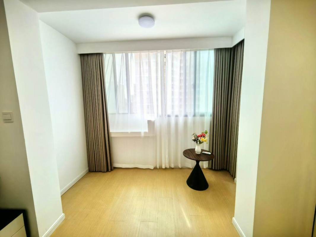 Housing image — Balcony
