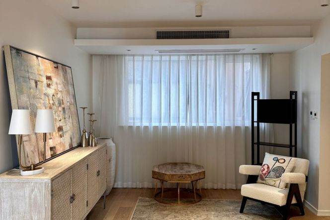 High-Floor 3BR Apartment near Jing'an Temple with Outstanding View (L2/L7/L14)