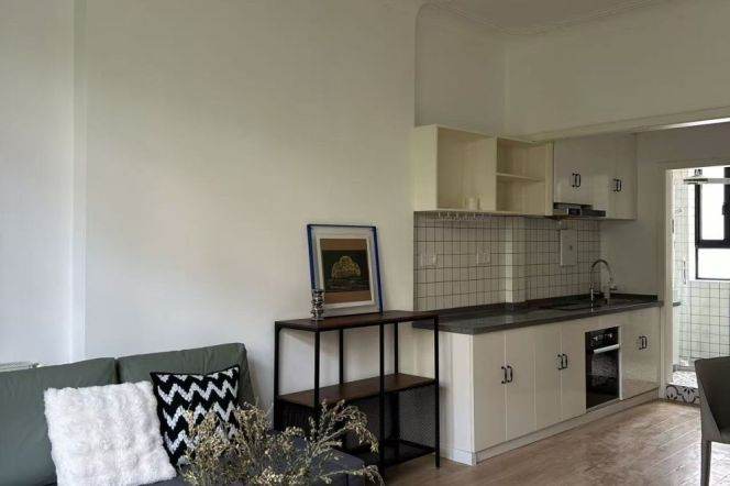 2BR Lane House in Jing'an with Green View (L2/L7/L14)