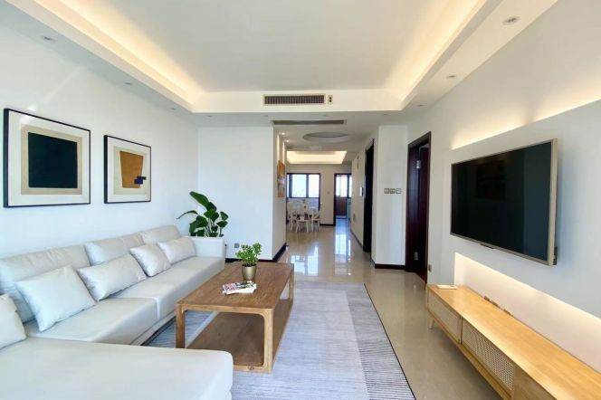3BR Apartment near West Nanjing Rd Metro