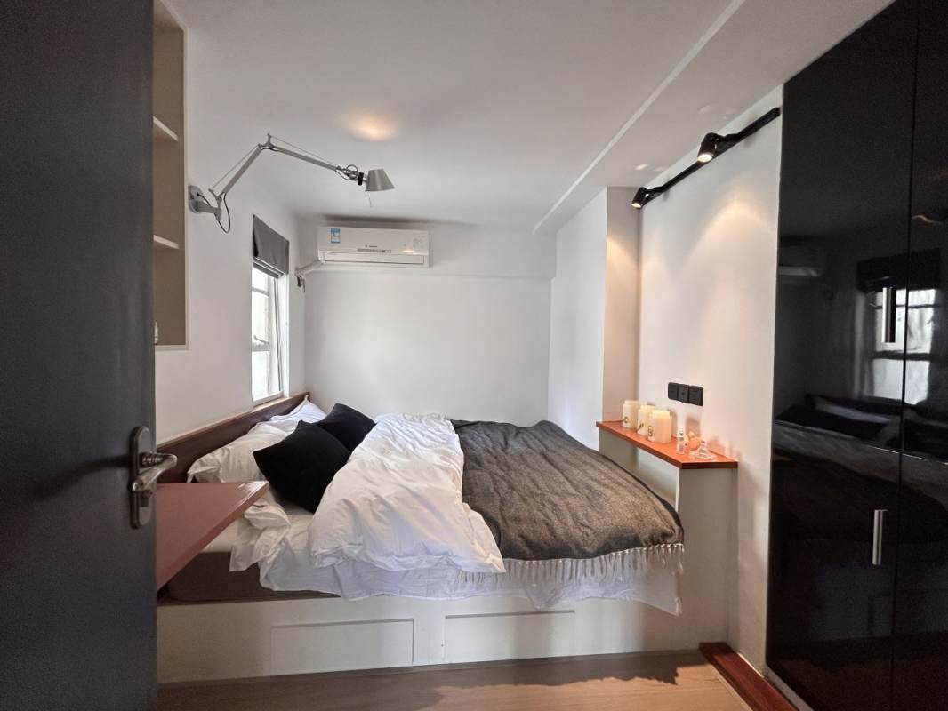 Housing image — Bedroom