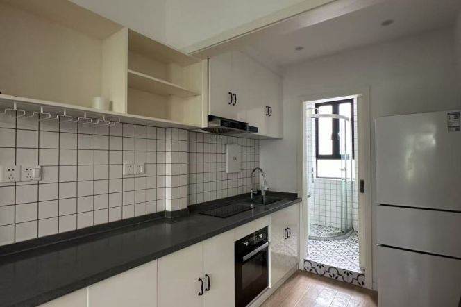 2BR Lane House in Jing'an with Green View (L2/L7/L14)