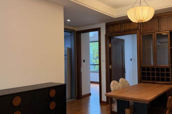 4BR Apartment in Gubei