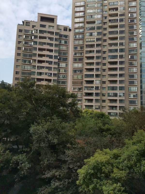 Housing image — Building Exterior