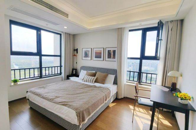 High-Floor 3BR Apartment near Oriental Sports Center Metro (L6/L8/L11)