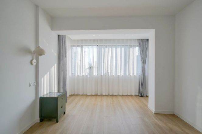 Spacious 2BR Apartment in Old Xuhui (L9/L12)