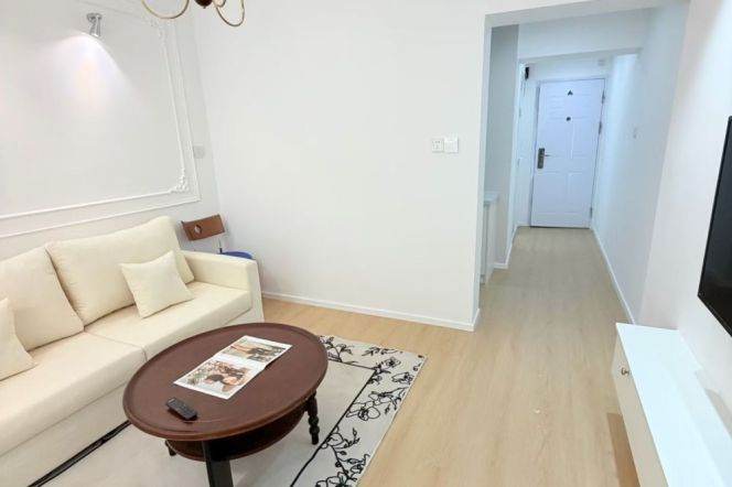 1BR Apartment near Shanghai Jiao Tong University with Terrace (L10/L11)