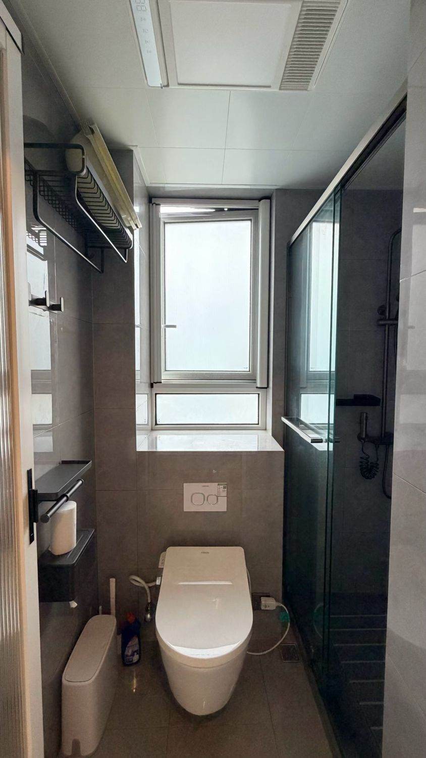 Housing image — Bathroom