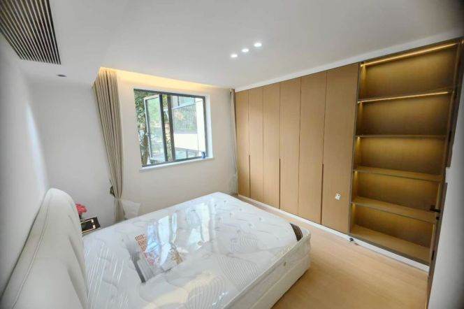 1BR Apartment near Jiangsu Rd Metro (L2/L11)