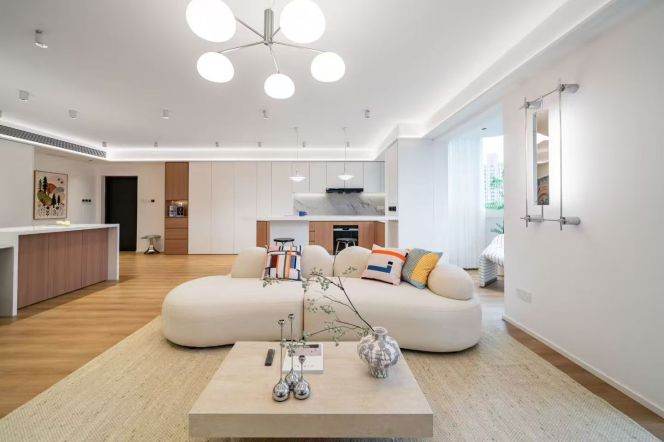 Spacious 2BR Apartment in Jing'an