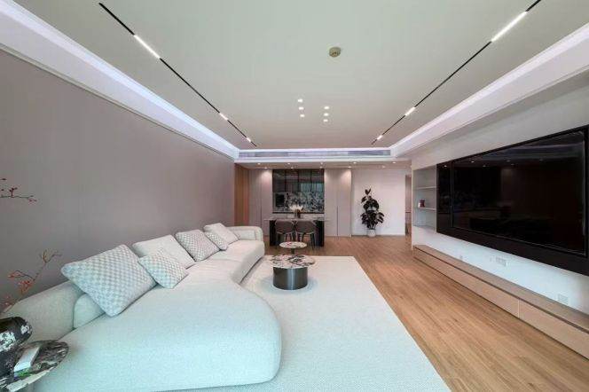 High-Floor Spacious 3BR Apartment near Shangcheng Rd Metro