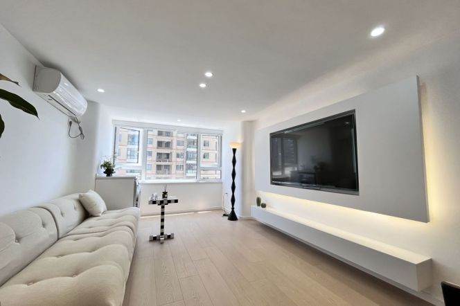 2BR Apartment near Changping Rd Metro