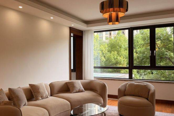 4BR Apartment in Gubei