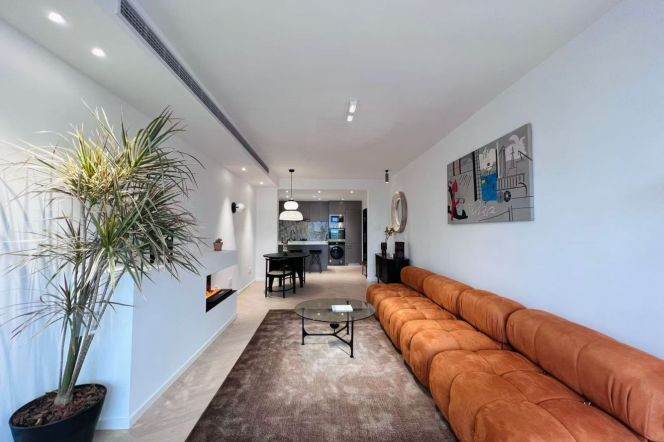 Spacious 2BR Apartment near Jing'an Temple (L2/L11)