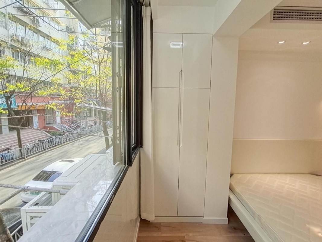 Housing image — Balcony