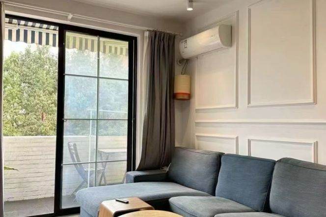 1BR Apartment near Jiangsu Rd Metro (L2/L11)