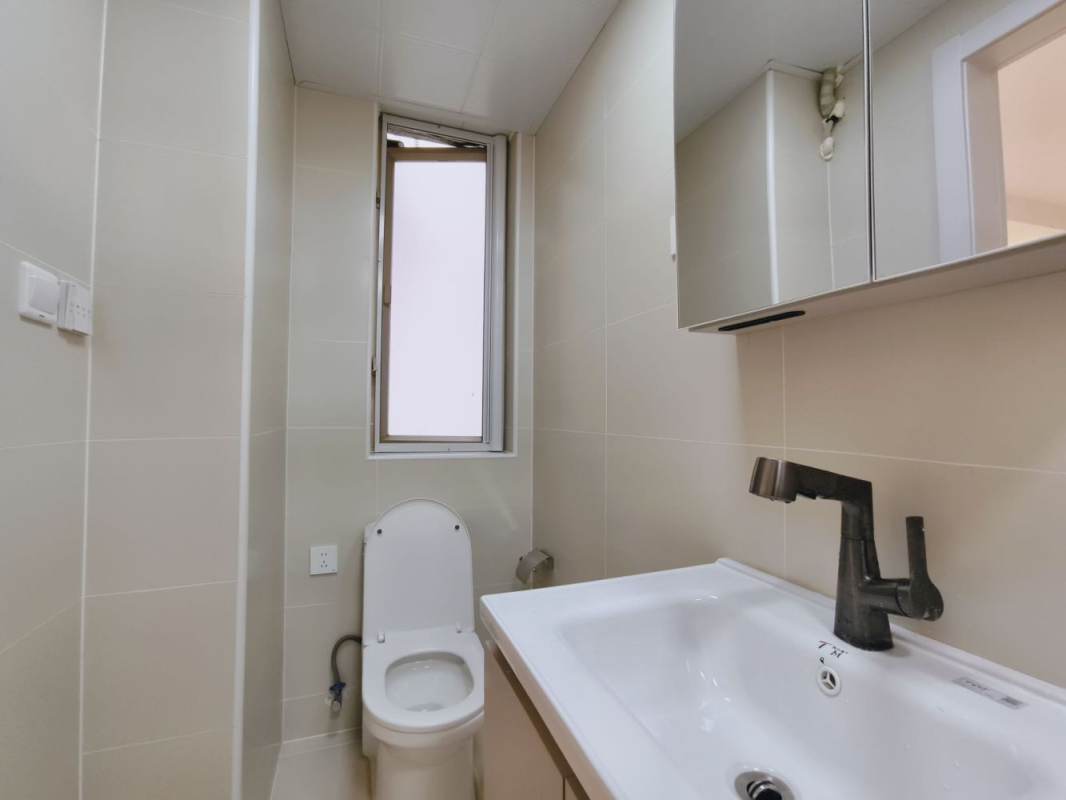Housing image — Bathroom