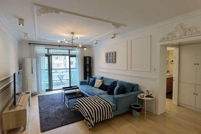 3BR Apartment in Xintiandi with Floor-to-Ceiling Windows (L8/L9)