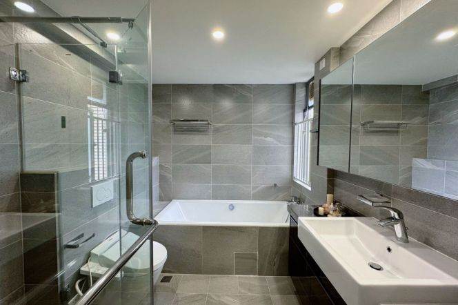 3BR Apartment in Old Xuhui (L1/L7)