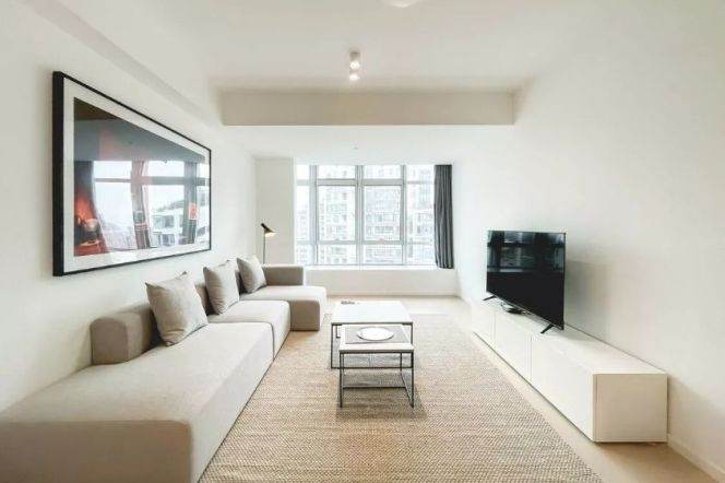 High-Floor Spacious 2BR Apartment in Jing'an (L2/L12/L13)