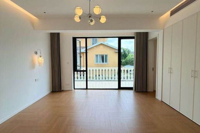Spacious 7BR Villa near National Exhibition And Convention Center Metro with Private Garden (L2/L17)