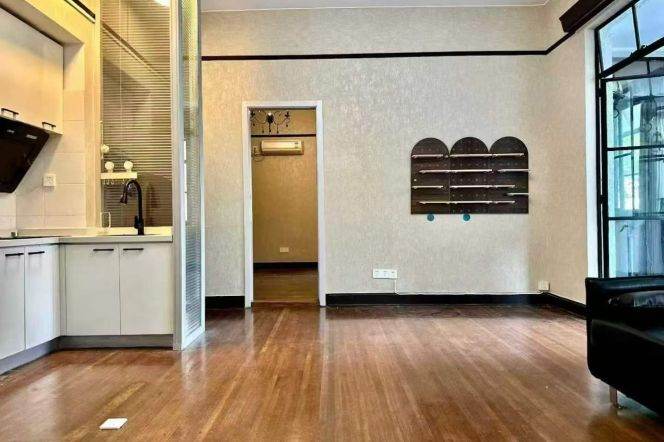 2BR Apartment in Jing'an (L2/L7/L14)