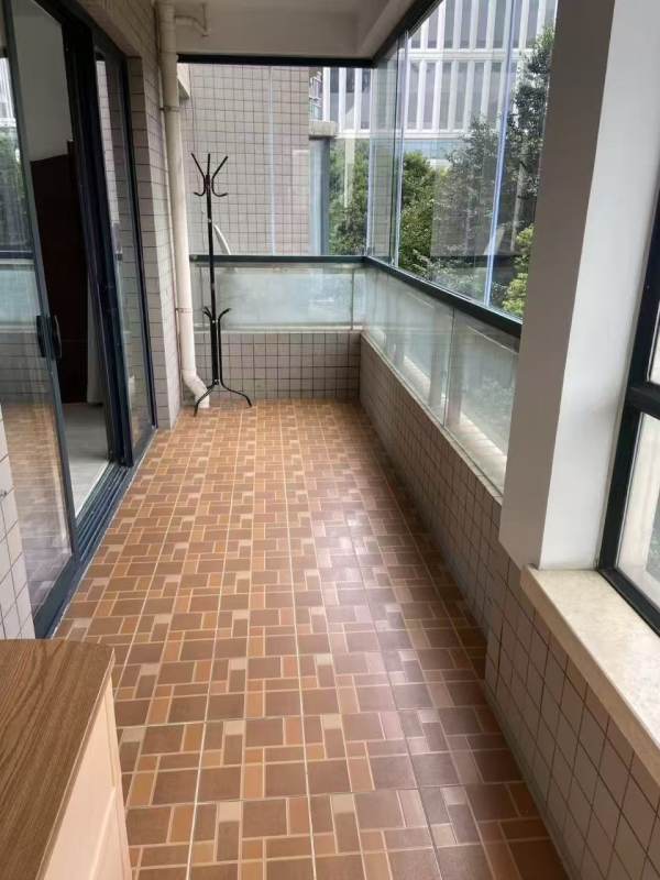 Housing image — Balcony