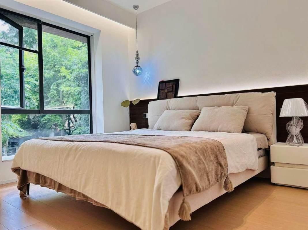 Housing image — Bedroom