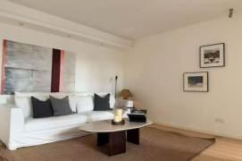 High-Floor 2BR Apartment in Jing'an (L13)