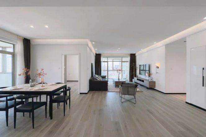 High-Floor 3BR Apartment near Zhongshan Park (L2/L3/L4)