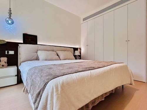 Housing image — Bedroom