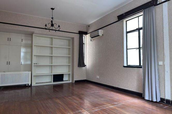 Spacious 1BR Apartment near Jing'an Temple (L2/L7/L14)