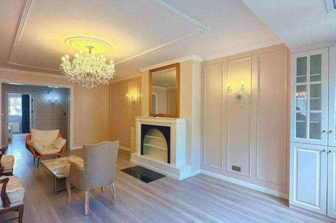 Spacious 3BR Apartment in Xujiahui (L10/L11)