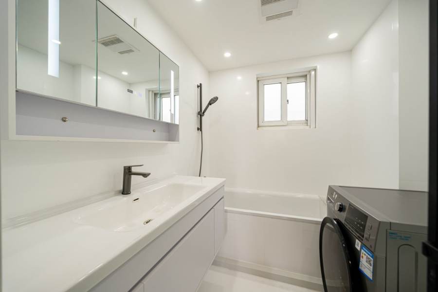 Housing image — Bathroom
