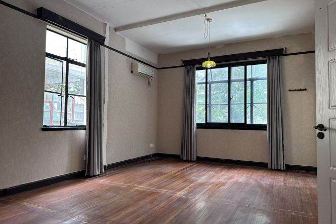 Spacious 1BR Apartment near Jing'an Temple (L2/L7/L14)