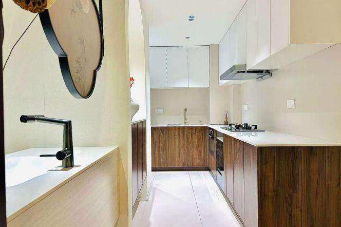 Spacious 2BR Apartment near Zhenping Rd Metro with Green View (L3/L4/L7)