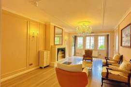 Spacious 3BR Apartment in Xujiahui (L10/L11)
