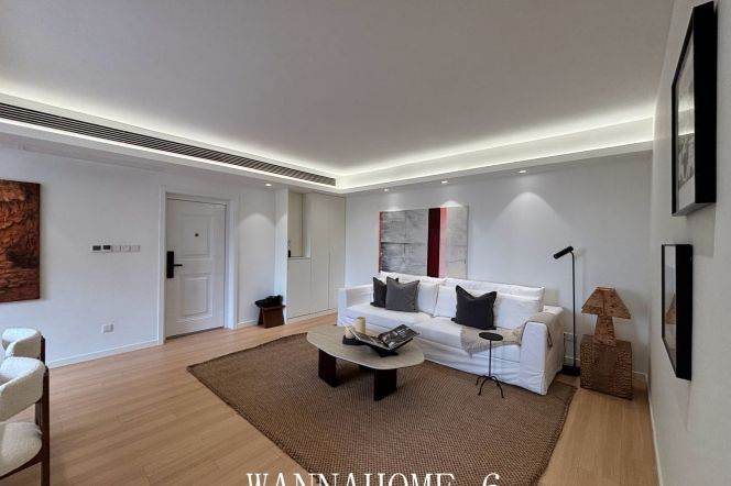 2BR Apartment in Jing'an (L13)