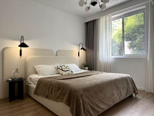 Housing image — Bedroom