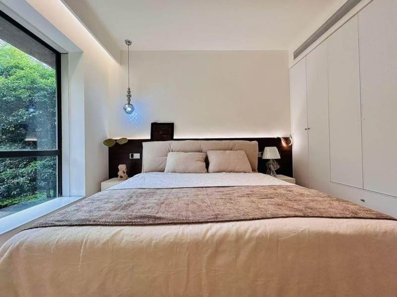 Housing image — Bedroom