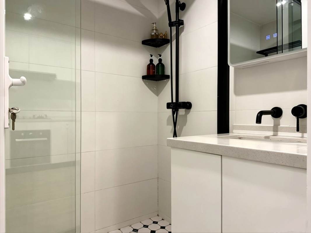 Housing image — Bathroom