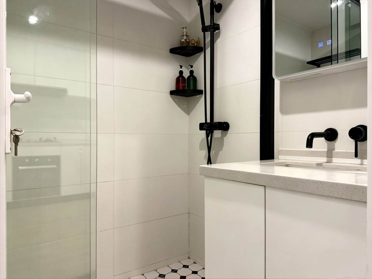 Housing image — Bathroom