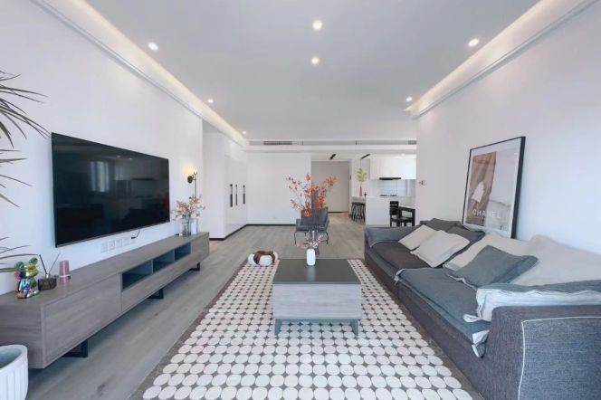 High-Floor 3BR Apartment near Zhongshan Park (L2/L3/L4)