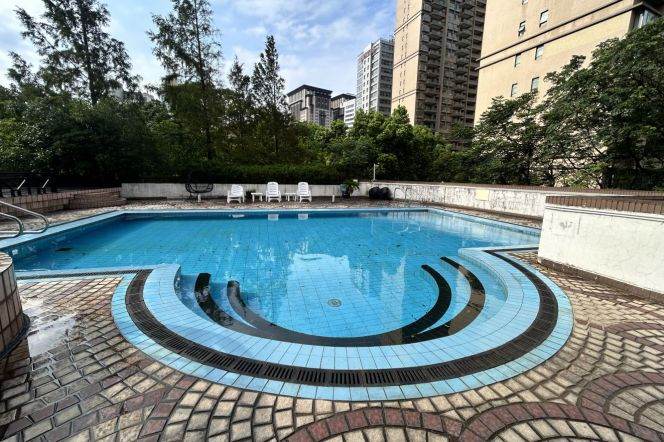 3BR Apartment near Jiangsu Rd Metro with Outstanding View