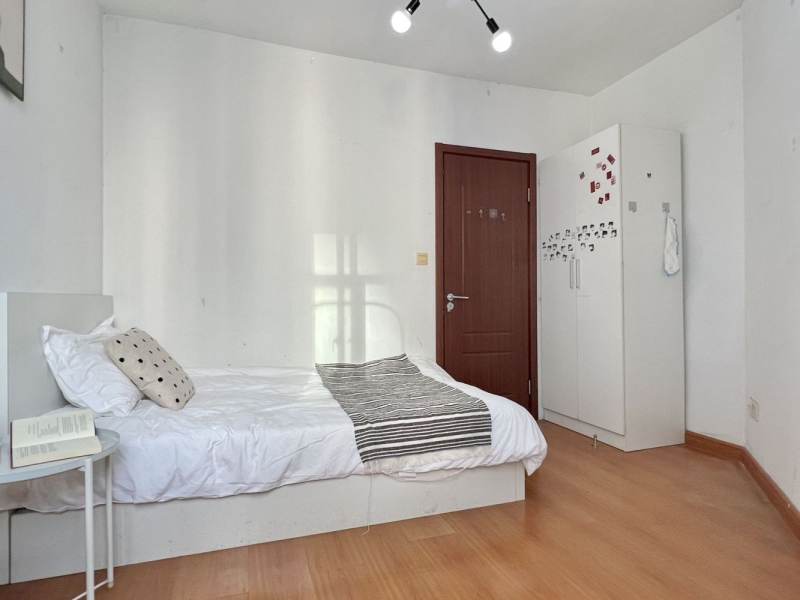 Housing image — Bedroom