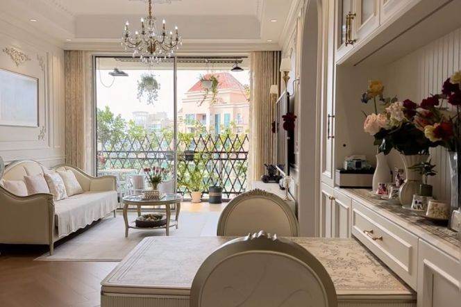 High-Floor 3BR Apartment in Gubei