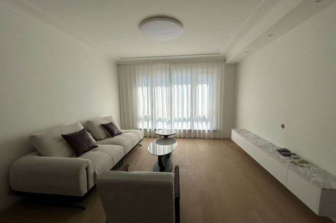 High-Floor 3BR Apartment in Laoximen (L8/L10/L14)